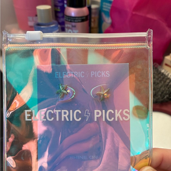Electric Picks Gold Starfish Earrings - Picture 2 of 6